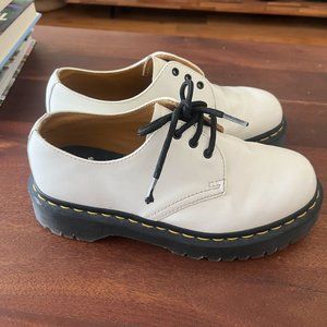 Dr. Martens White Oxfords Women's Size 6